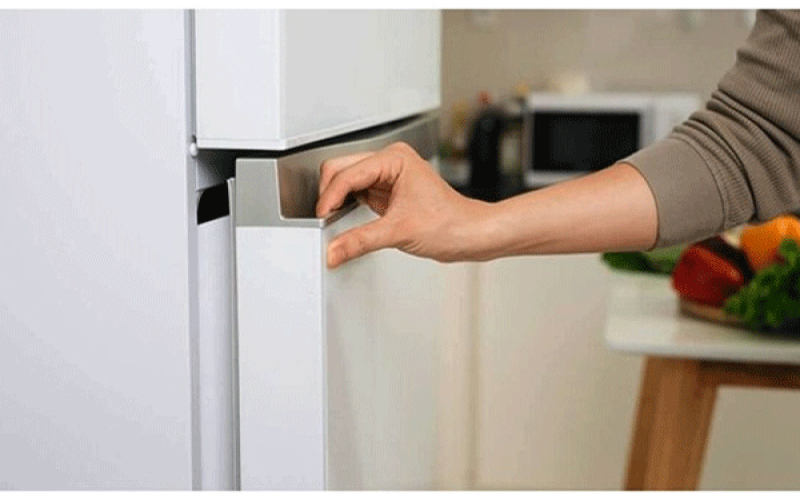 رفع فرورفتگی بدنه یخچال با تکنیک‌ های جدید