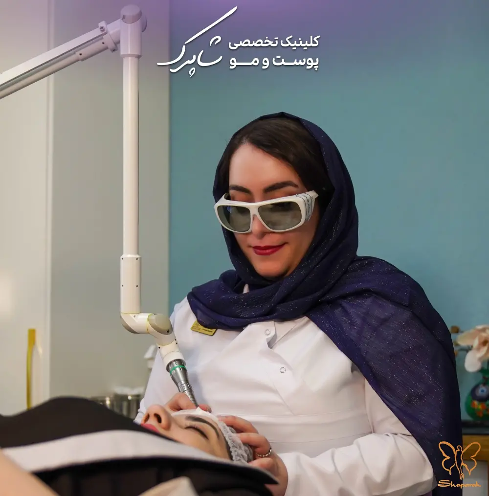 لیزر فوتونا برای ریزش مو در کلینیک شاپرک طلایی مشهد